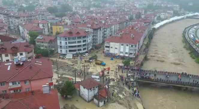 Zonguldak’taki sel havadan görüntülendi
