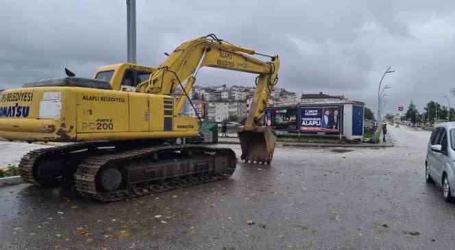 Zonguldak&rsquo;ın il&ccedil;elerinde sağanak taşkınlara neden oldu
