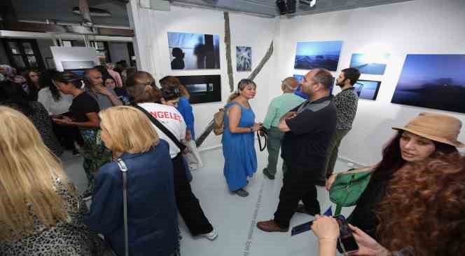 &ldquo;T&uuml;kenmez Umut Mavisi&rdquo; sergisi Fotoğraf M&uuml;zesi&rsquo;nde a&ccedil;ıldı
