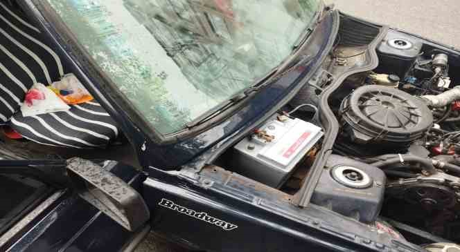 Otomobilden &ccedil;ıkan dumanlar ekipleri harekete ge&ccedil;irdi
