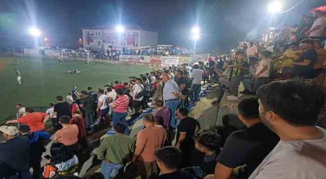 Alaplı&rsquo;da geleneksel futbol turnuvası d&uuml;zenlendi
