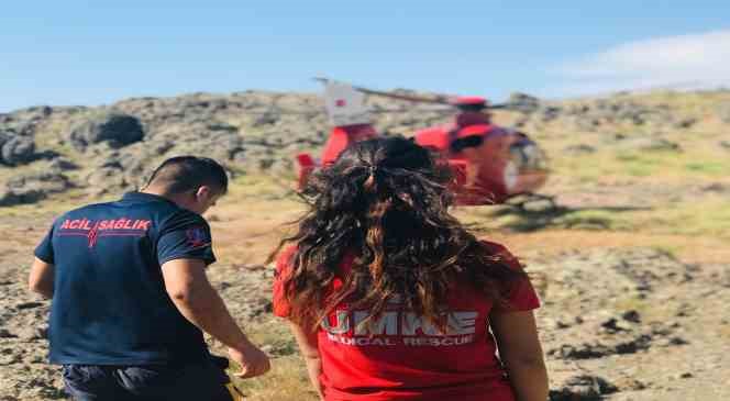 Tunceli’de düşen vatandaş, ambulans helikopterle hastaneye kaldırıldı