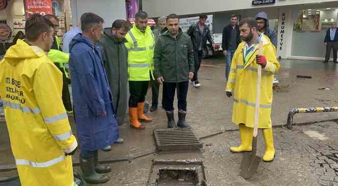 Fatsa sele teslim: Evleri ve iş yerlerini su bastı
