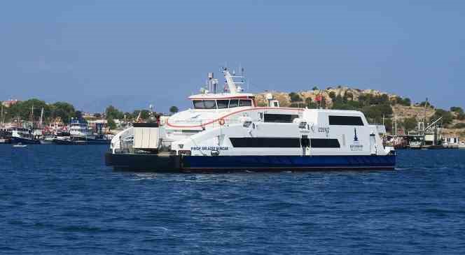 İzmir’de arabalı vapur seferleri yeniden başladı