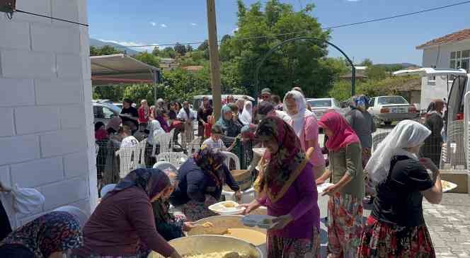 &Ccedil;an&rsquo;da Bardak&ccedil;ılar k&ouml;y&uuml; camii ibadete a&ccedil;ıldı

