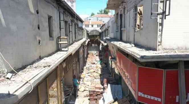 Tarihi Üzüm Pazarı’nda 53 dükkan tamamlandı, 37’sinin restorasyonu devam ediyor