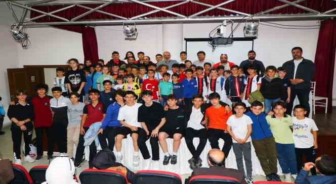 Çiftlikköy Belediyespor’un altyapıda yıldızı parlıyor