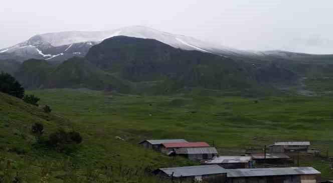 Artvin’de Temmuz ayında kar sürprizi