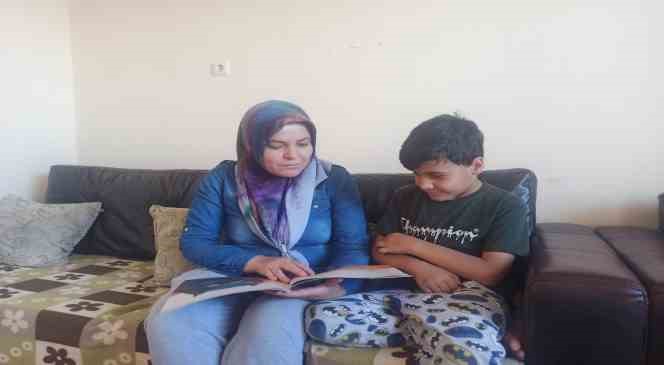 8 yaşındaki Abdullah, 3 yaşında ge&ccedil;irdiği kazada g&ouml;zlerini kaybetti
