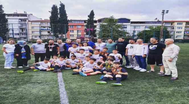 &Ccedil;iftlikk&ouml;y Belediyespor&rsquo;un altyapıda yıldızı parlıyor
