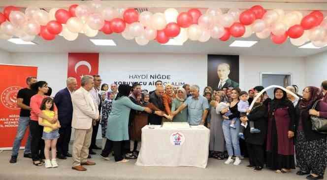 Niğde&rsquo;de 45 &ccedil;ocuk koruyucu aileye emanet
