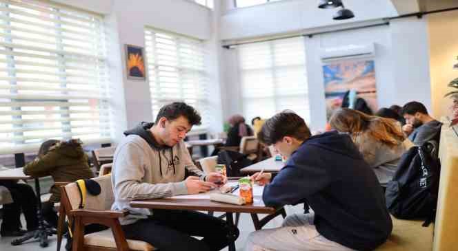 Aksaray&rsquo;da kitap konaklarında yaz tatili yoğunluğu

