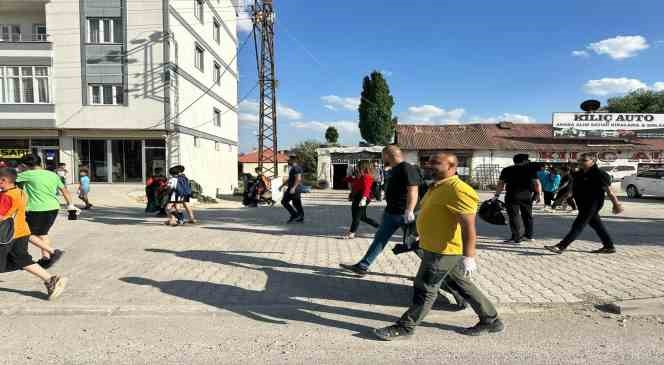 Yüksekovalı 200 sporcu çevre temizliği yaptı