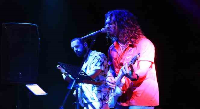 &Ccedil;iftlikk&ouml;y&rsquo;de Gen&ccedil;lik Festivali konserleri Alkan Dalgakıran&rsquo;la başladı
