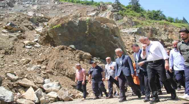 Bakan Abd&uuml;lkadir Uraloğlu: &ldquo;Bu afetlerin b&uuml;t&uuml;n sonu&ccedil;ları ortadan kaldırılıncaya kadar biz de hep beraber sahada olacağız&rdquo;
