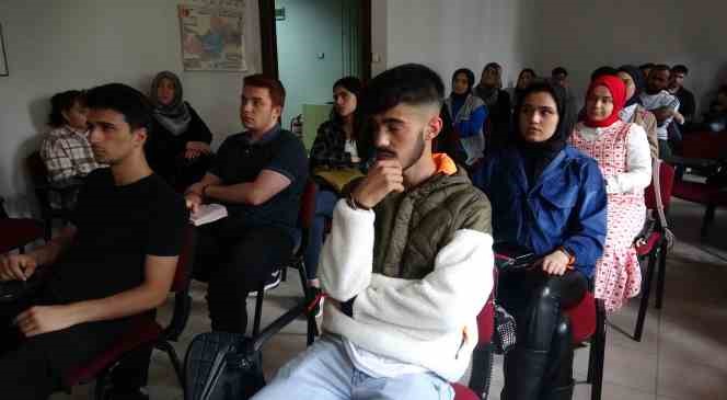 Beklenen zam s&uuml;r&uuml;c&uuml; kurslarında kotaları doldurdu
