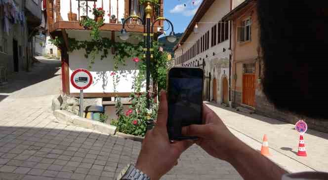 Mimari yapısıyla turistleri tarihte yolculuğa &ccedil;ıkartıyor
