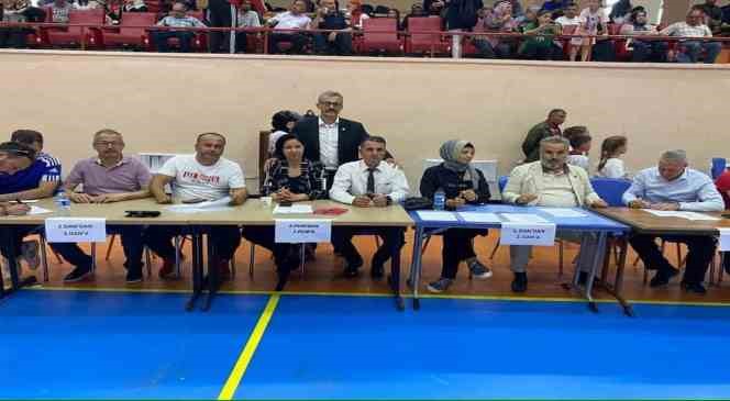 Sporcular, Siyah Kuşak sınavında ter d&ouml;kt&uuml;ler
