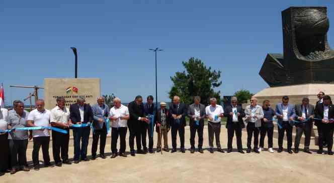 &ldquo;T&uuml;rk-Macar Dostluk Anıtı&rdquo; Macaristan&rsquo;ın Ankara B&uuml;y&uuml;kel&ccedil;isi Viktor Matis&rsquo;in de katılımıyla Trabzon&rsquo;da a&ccedil;ıldı
