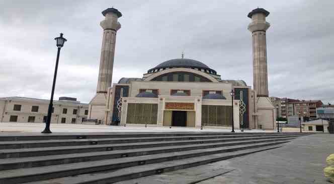 Sultan Alparslan Külliyesi açılmayı bekliyor