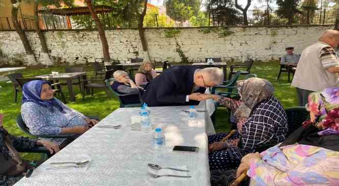 Edirne ve Kırklareli huzurevleri sakinleri yemekte buluştu
