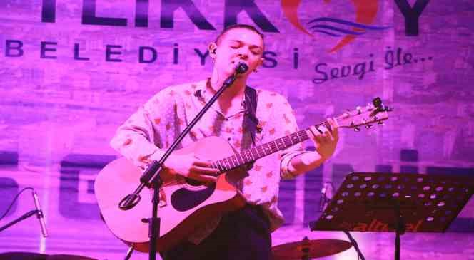 &Ccedil;iftlikk&ouml;y Gen&ccedil;lik Festivali ile eğlence devam ediyor
