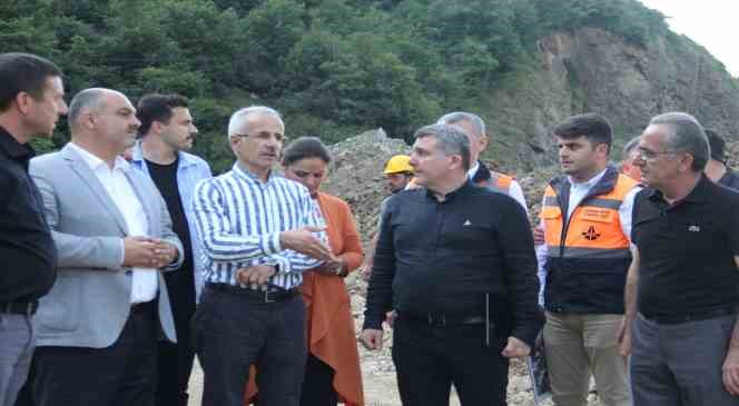 Ulaştırma Bakanı Uraloğlu, sel afetinden zarar g&ouml;ren Giresun&rsquo;da incelemelerde bulundu
