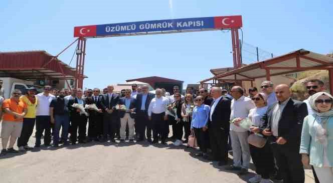 Irak kafilesi Çukurca’yı gezdi