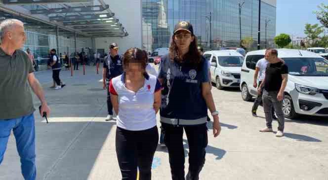 Dil d&uuml;ş&uuml;rme y&ouml;ntemi ile hırsızlık yapan 4 ş&uuml;pheli tutuklandı
