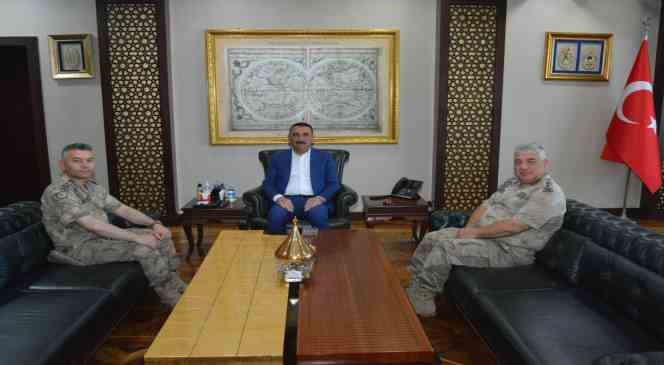 Jandarma İstihbarat Başkanı T&uuml;mgeneral Kavukcu, Vali Hacıbektaşoğlu&rsquo;nu ziyaret etti
