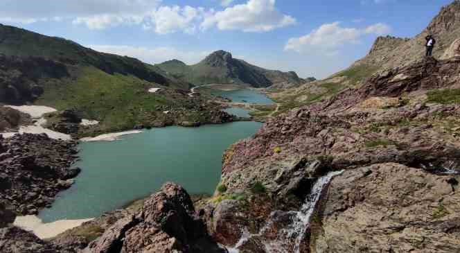 Ter&ouml;rden temizlenen Cilo Dağları ve Sat Buzul G&ouml;lleri doğal g&uuml;zellikleri ile hayran bırakıyor
