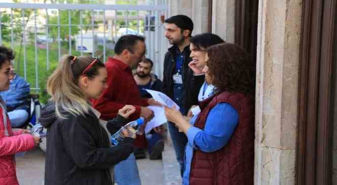Sınav g&uuml;n&uuml; g&uuml;r&uuml;lt&uuml; kirliliği yapılmaması y&ouml;n&uuml;nde uyarı
