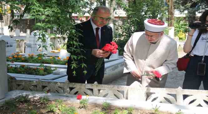 Yalova Şehitliği&rsquo;nde anma programı
