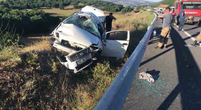 Bing&ouml;l&rsquo;de otomobil takla attı: 1 &ouml;l&uuml;, 2 yaralı
