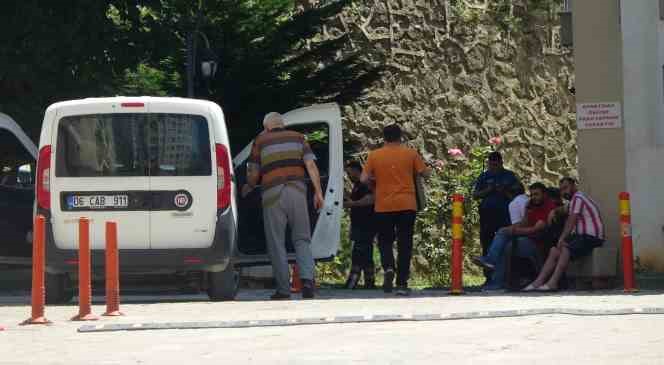 Evinde &ouml;l&uuml; bulunan şahsın ardında mektup bıraktığı belirlendi
