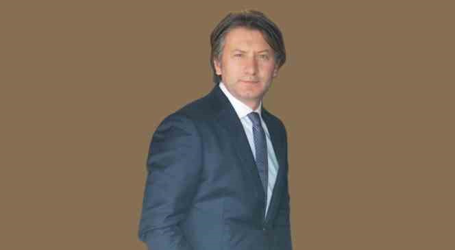 Prof. Dr. Köksal Yuca: "Burun estetiğinde teknolojik aletlerden ziyade cerrahın bilgisi, tecrübesi ve yeteneği önemlidir"