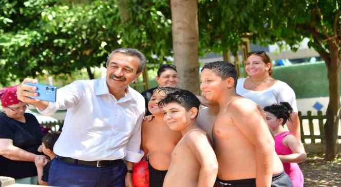 &Ccedil;ukurova&rsquo;da &ccedil;ocuklar su oyun parklarıyla hem serinliyor hem eğleniyor
