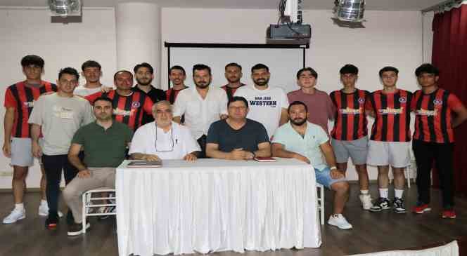 Çiftlikköy Belediyespor’dan iç ve dış transferde 20 imza
