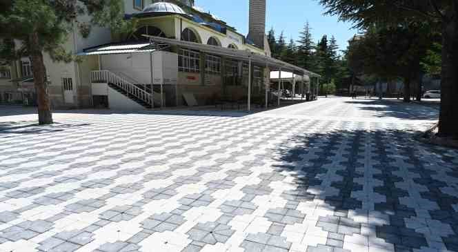 Isparta Belediyesi cami &ccedil;evrelerini g&uuml;zelleştiriyor
