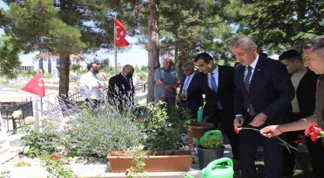 Karaman’da 15 Temmuz Demokrasi ve Milli Birlik Günü etkinlikleri şehitlik ziyaretiyle başladı