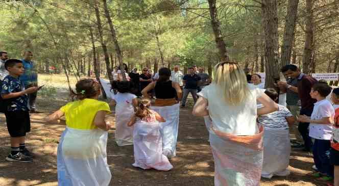 Kırklareli&rsquo;nde koruyucu aileler ve &ccedil;ocukların piknik keyfi
