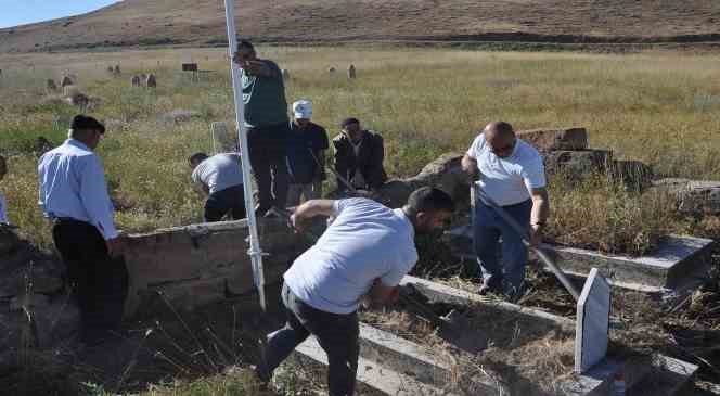 Şehit Bulut kabri başında anıldı
