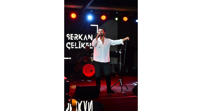 Genç şarkıcı Çelikel, Bodrum’da unutulmaz bir gece yaşattı