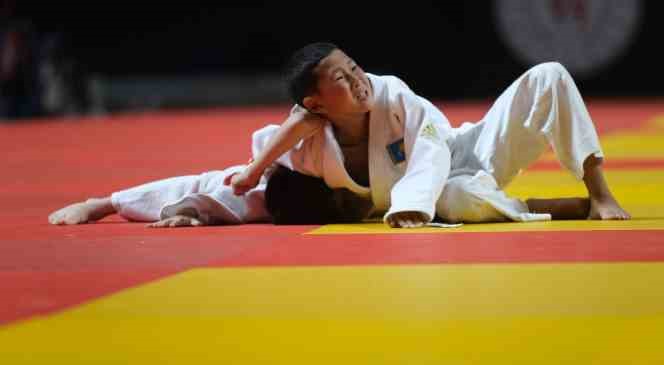 Nefesleri kesen judo şampiyonasında madalyalar sahiplerini buldu