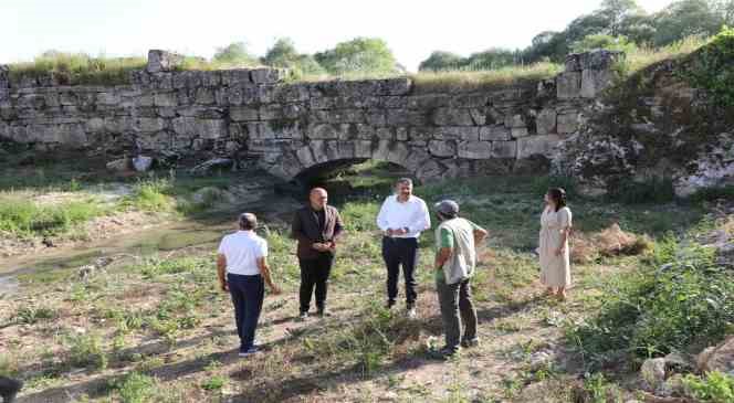 &Ccedil;avdarhisar Aizanoi Antik Kenti&rsquo;ndeki yok olmaya y&uuml;z tutan tarihi konaklar kurtarıldı
