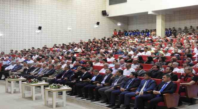 Eski Emniyet Genel Müdürü Celal Uzunkaya, Kilis’te ’15 Temmuz’ konferansına katıldı