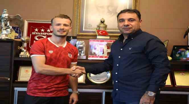 Abdulkadir Parmak resmen Sivasspor’da