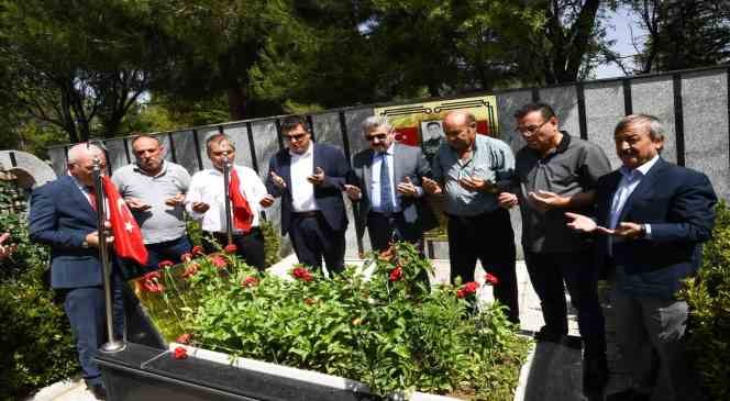 15 Temmuz şehidi, Cumhurbaşkanı koruması Mehmet &Ccedil;etin mezarı başında anıldı
