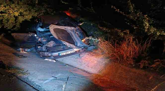 Uzunköprü’de otomobil traktör römorkuna çarptı: 1 yaralı