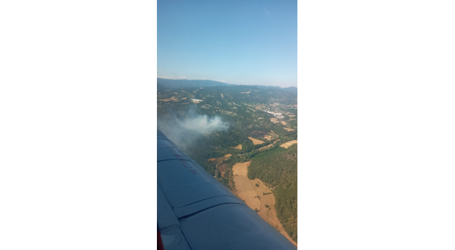 Bolu’daki orman yangınına helikopterler havadan müdahale ediyor
